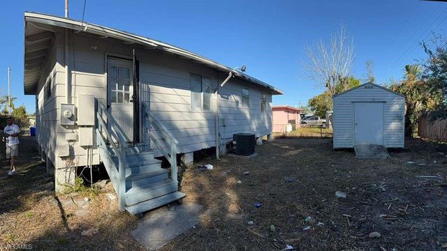 3316 Armstrong CT, Fort Myers, FL 33916