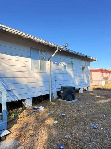 3316 Armstrong CT, Fort Myers, FL 33916