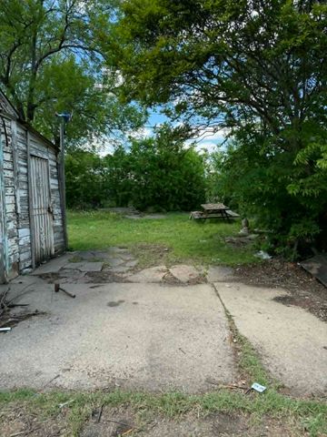 2671 Moffatt Avenue, Dallas, TX 75216