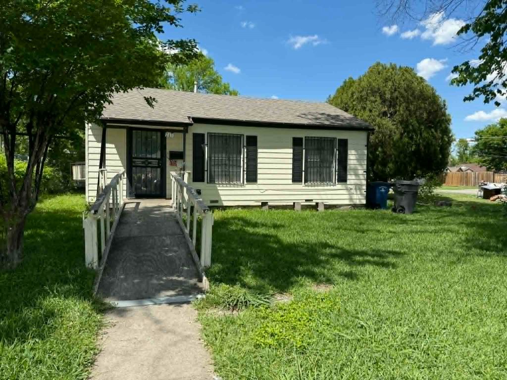 2671 Moffatt Avenue, Dallas, TX 75216