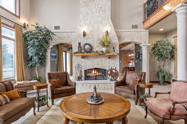 945 Elm Pass Rd, Center Point, TX 78010