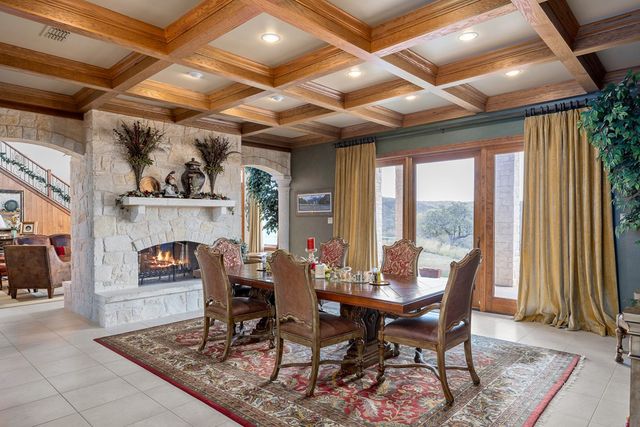 945 Elm Pass Rd, Center Point, TX 78010
