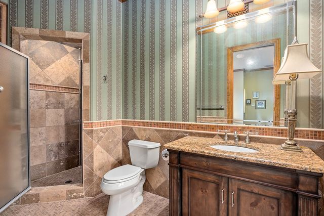 945 Elm Pass Rd, Center Point, TX 78010
