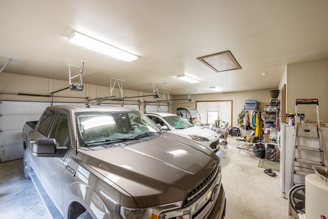 945 Elm Pass Rd, Center Point, TX 78010