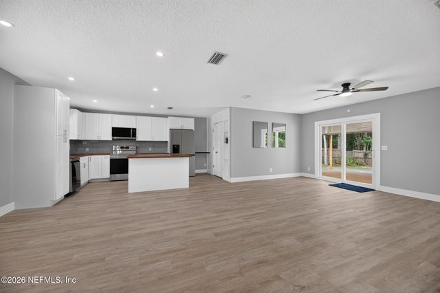 1832 PLAINFIELD Avenue, Orange Park, FL 32073
