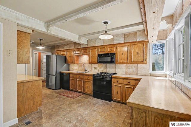 7809 Hickory Circle, Omaha, NE 68124