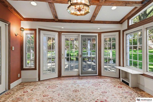 7809 Hickory Circle, Omaha, NE 68124
