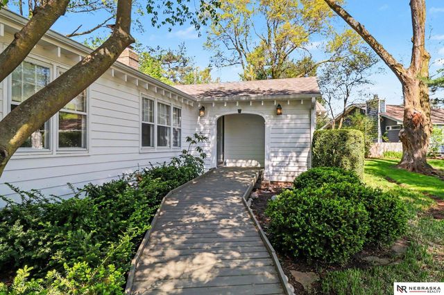 7809 Hickory Circle, Omaha, NE 68124