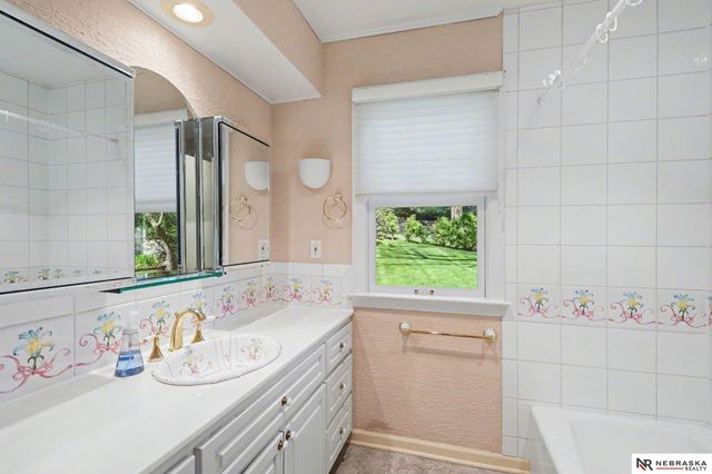 7809 Hickory Circle, Omaha, NE 68124