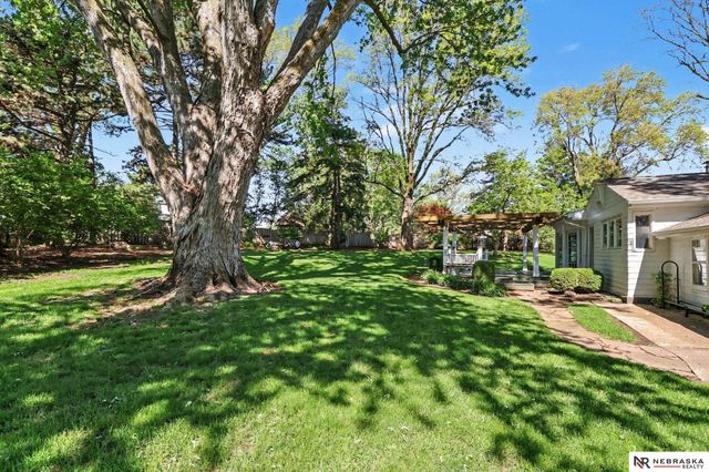 7809 Hickory Circle, Omaha, NE 68124