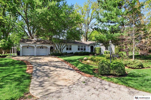 7809 Hickory Circle, Omaha, NE 68124
