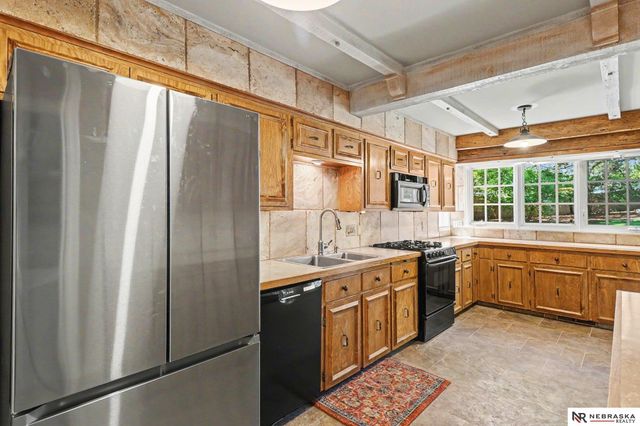 7809 Hickory Circle, Omaha, NE 68124