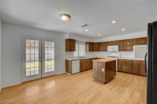 804 GLEN ABBEY Circle, Las Vegas, NV 89107