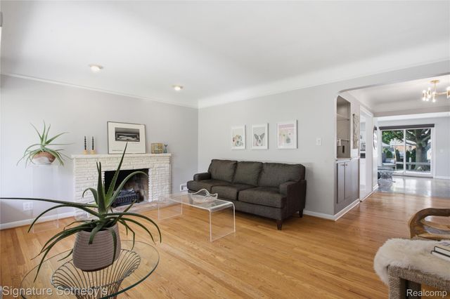 16908 Dunblaine Avenue, Beverly Hills Village, MI 48025