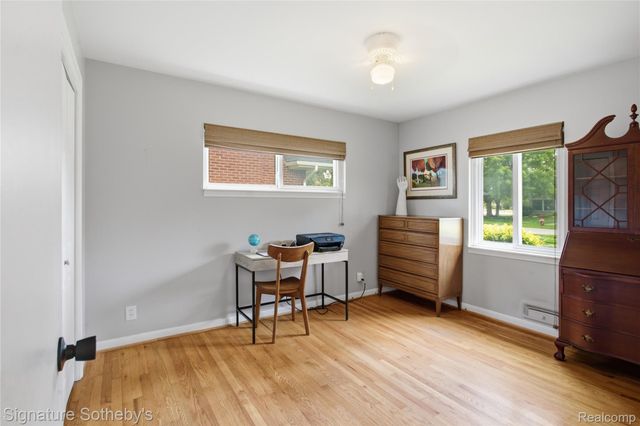 16908 Dunblaine Avenue, Beverly Hills Village, MI 48025