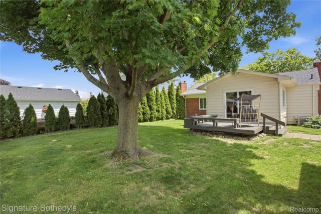 16908 Dunblaine Avenue, Beverly Hills Village, MI 48025