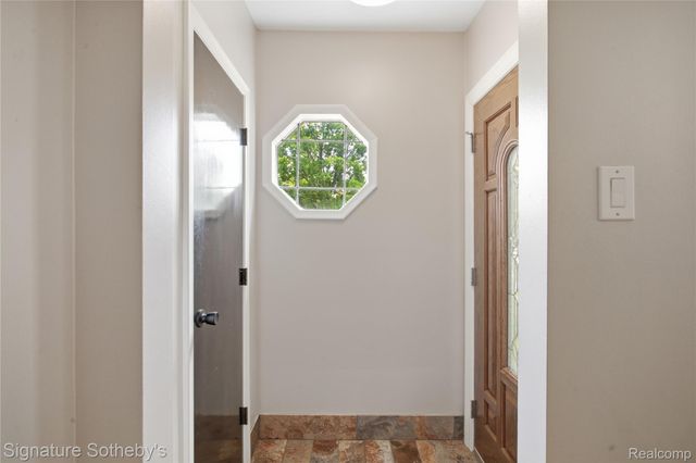 16908 Dunblaine Avenue, Beverly Hills Village, MI 48025