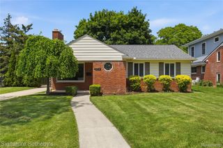 16908 Dunblaine Avenue, Beverly Hills Village, MI 48025