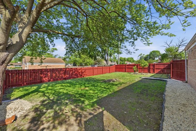10828 S PULASKI Road, Oak Lawn, IL 60453