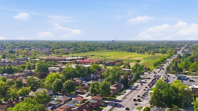 10828 S PULASKI Road, Oak Lawn, IL 60453