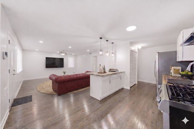 10828 S PULASKI Road, Oak Lawn, IL 60453