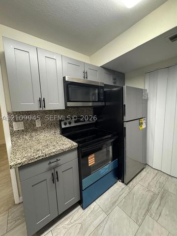 8737 NW 39th St 8737, Sunrise, FL 33351