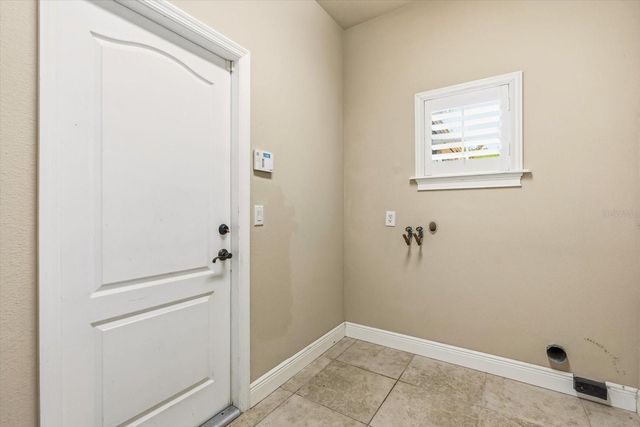 12800 SCOUT COURT, Grand Island, FL 32735