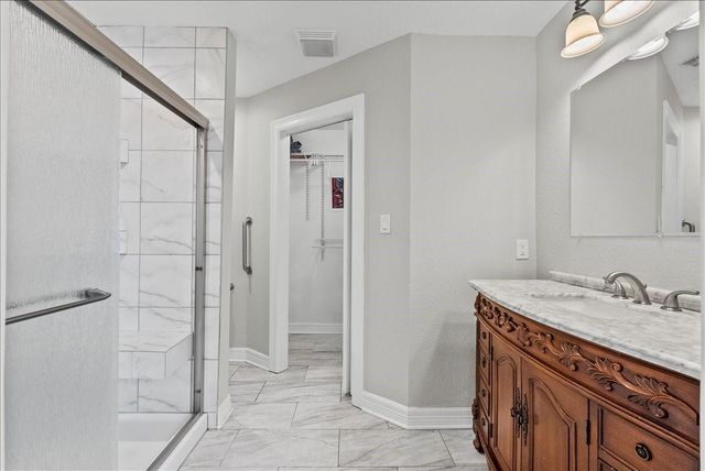 120 N Illinois Avenue, League City, TX 77573