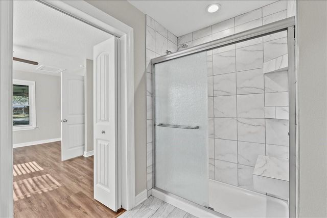 120 N Illinois Avenue, League City, TX 77573