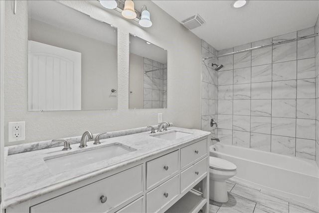 120 N Illinois Avenue, League City, TX 77573