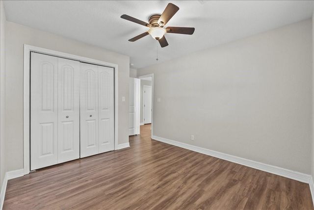 120 N Illinois Avenue, League City, TX 77573