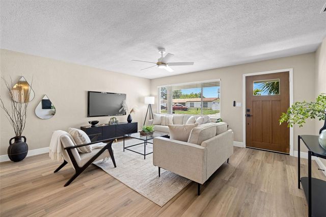 2066 62ND PLACE S, St Petersburg, FL 33712