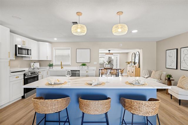 2066 62ND PLACE S, St Petersburg, FL 33712