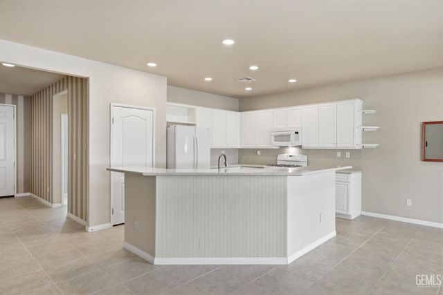 6010 Lassen Ridge Road, Bakersfield, CA 93306