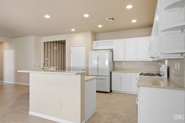 6010 Lassen Ridge Road, Bakersfield, CA 93306