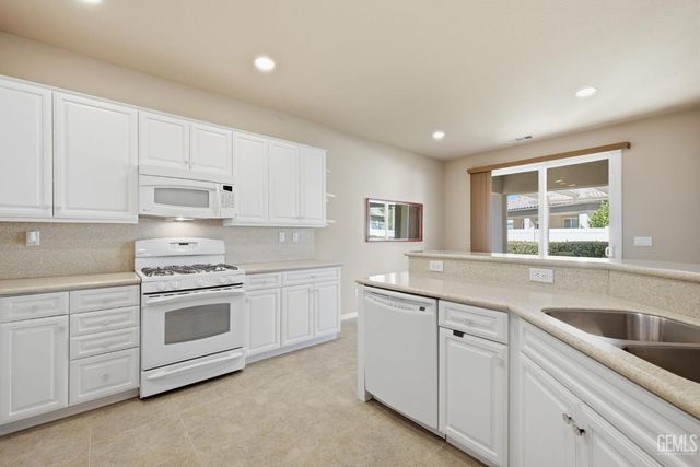 6010 Lassen Ridge Road, Bakersfield, CA 93306
