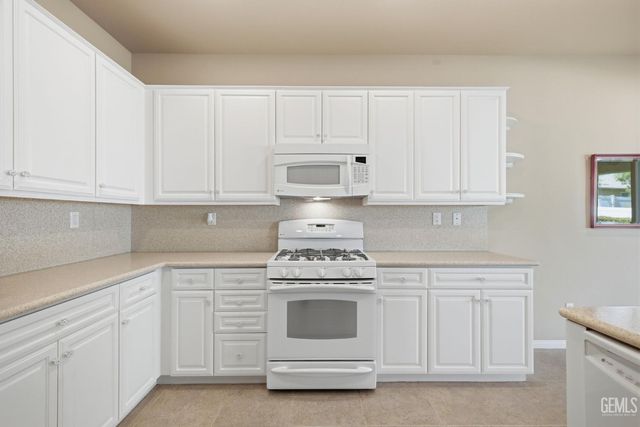 6010 Lassen Ridge Road, Bakersfield, CA 93306