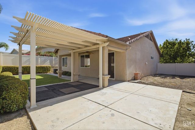 6010 Lassen Ridge Road, Bakersfield, CA 93306