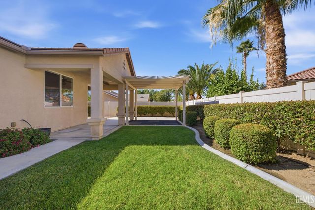6010 Lassen Ridge Road, Bakersfield, CA 93306