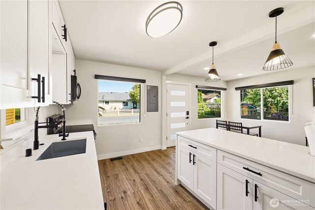 12215 44th Avenue S, Tukwila, WA 98178