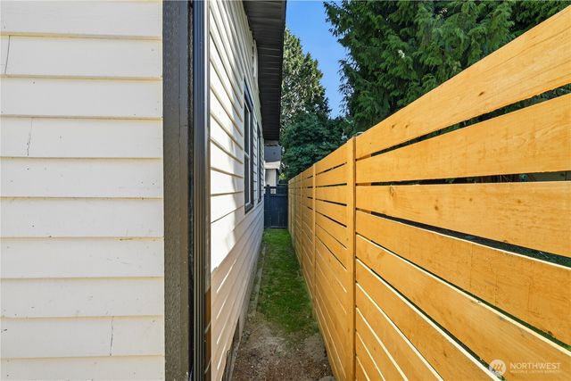 12215 44th Avenue S, Tukwila, WA 98178