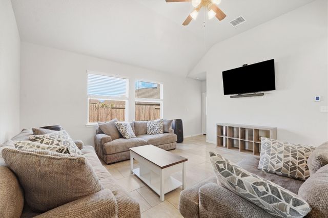215 San Gabriel, Baytown, TX 77523