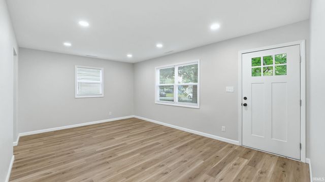 5215 Bowser Avenue, Fort Wayne, IN 46806