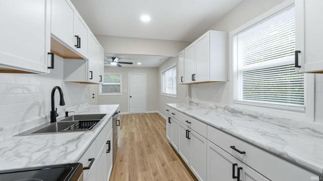 5215 Bowser Avenue, Fort Wayne, IN 46806