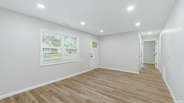 5215 Bowser Avenue, Fort Wayne, IN 46806