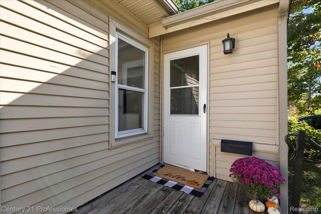 595 E Drayton Street, Ferndale, MI 48220