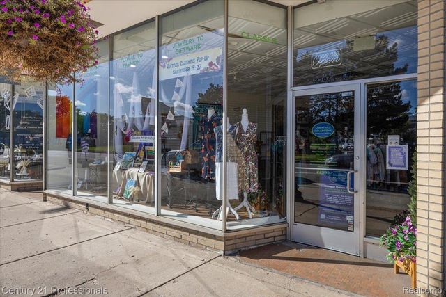 595 E Drayton Street, Ferndale, MI 48220