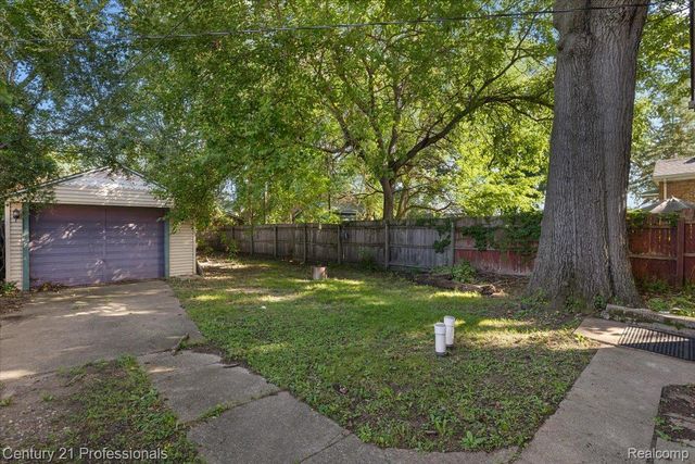 595 E Drayton Street, Ferndale, MI 48220