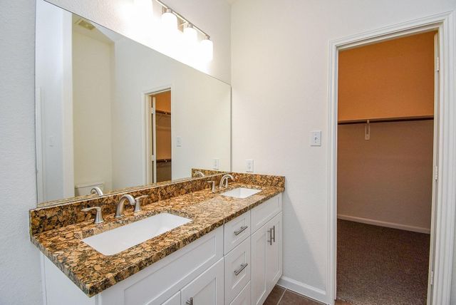 6711 River Ridge Lane, Dickinson, TX 77539