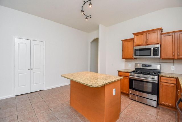 6711 River Ridge Lane, Dickinson, TX 77539
